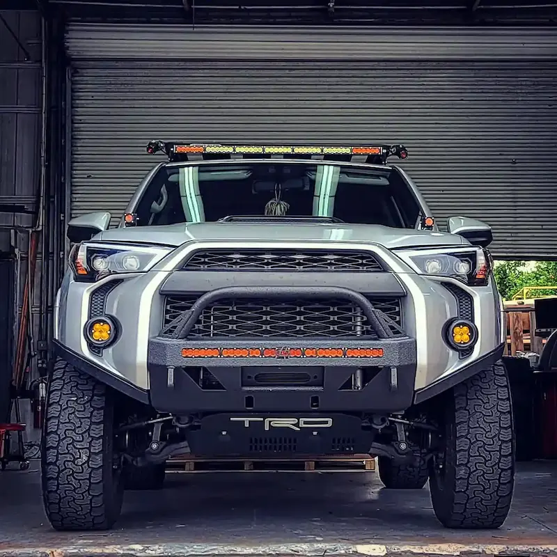 Extreme amber and white light bar on toyota 4runner