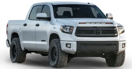 Extreme LED amber and white light bar on Toyota Tundra