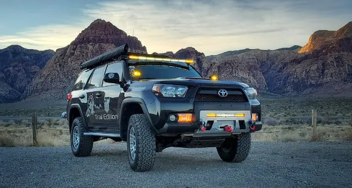 extreme led x6s 50 inch amber and white light bar on toyota trail edition